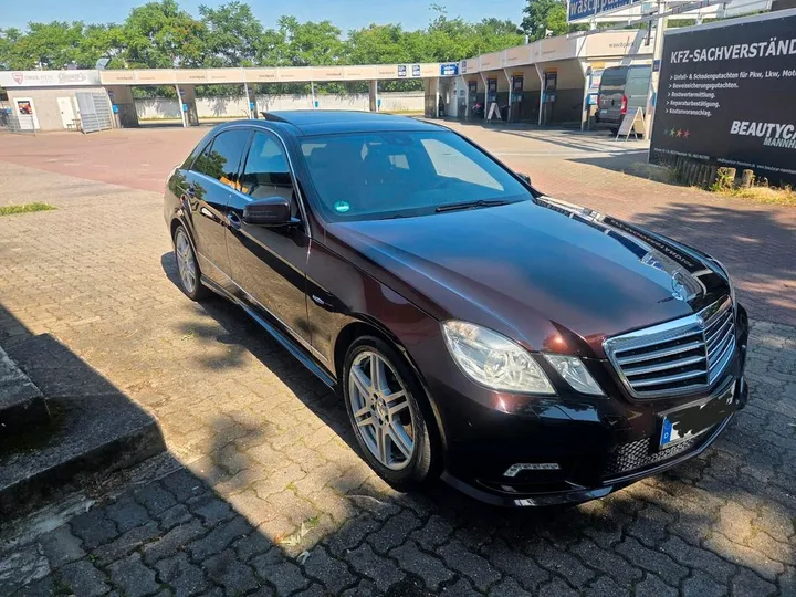 Mercedes-Benz E 220