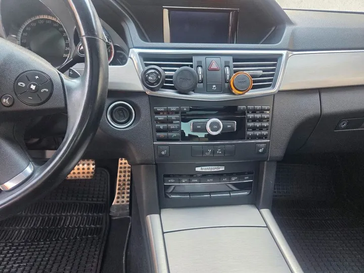 Mercedes-Benz E 220