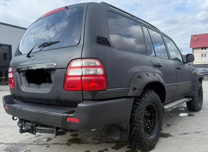 Toyota Land Cruiser