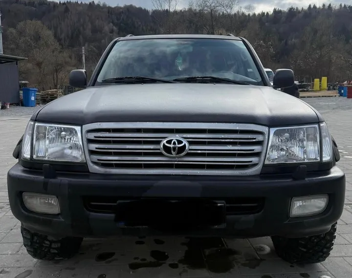 Toyota Land Cruiser