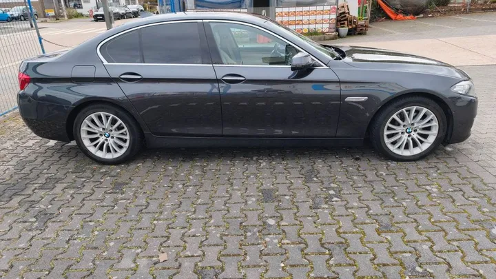 BMW 525