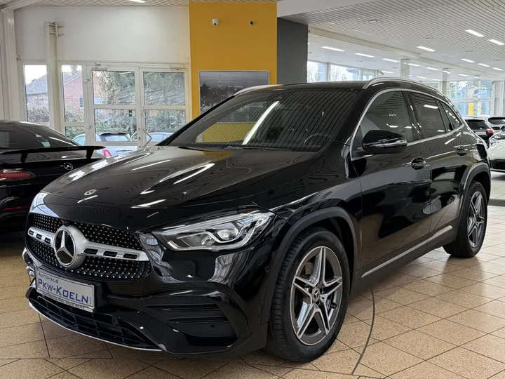 Mercedes-Benz GLA 200