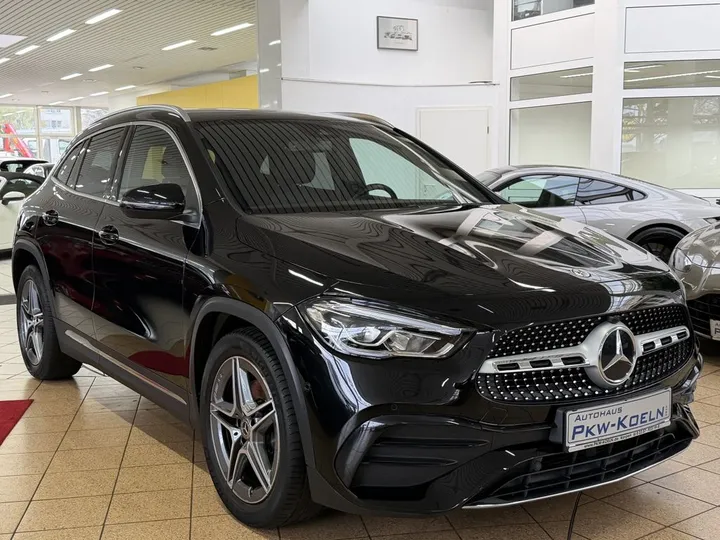 Mercedes-Benz GLA 200