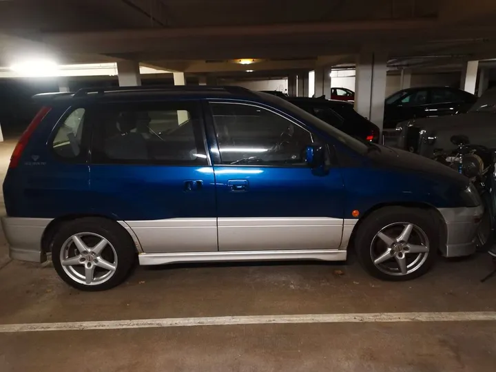 Mitsubishi Space Runner