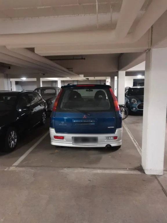 Mitsubishi Space Runner