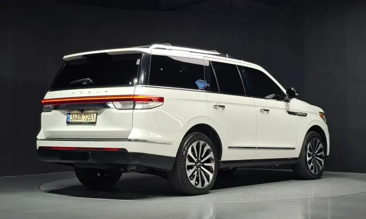 Lincoln Navigator
