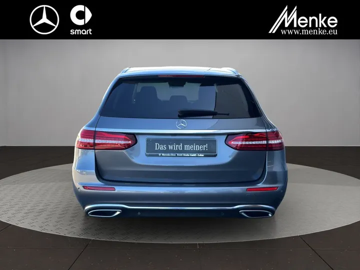 Mercedes-Benz E 220