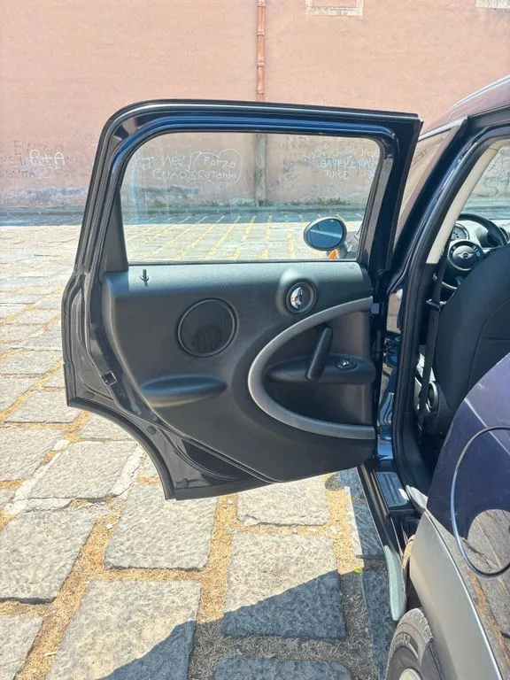 MINI One D Countryman