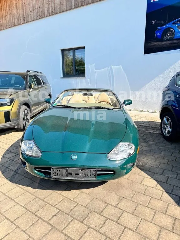 Jaguar XK8