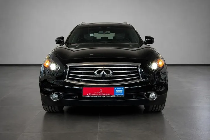 Infiniti QX70