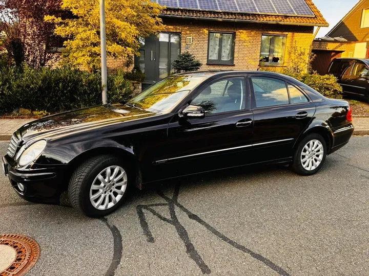 Mercedes-Benz E 200