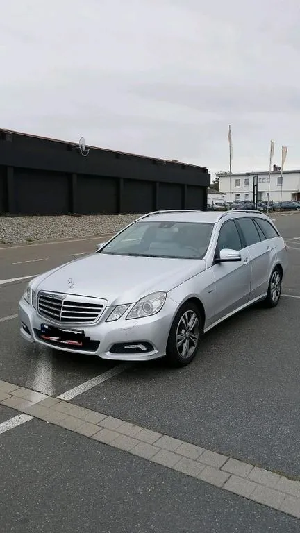Mercedes-Benz E 200