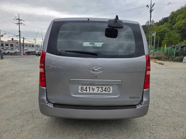 Hyundai Starex
