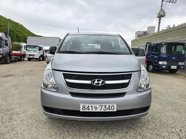 Hyundai Starex