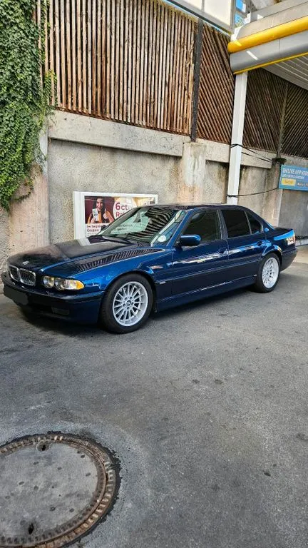 BMW 735