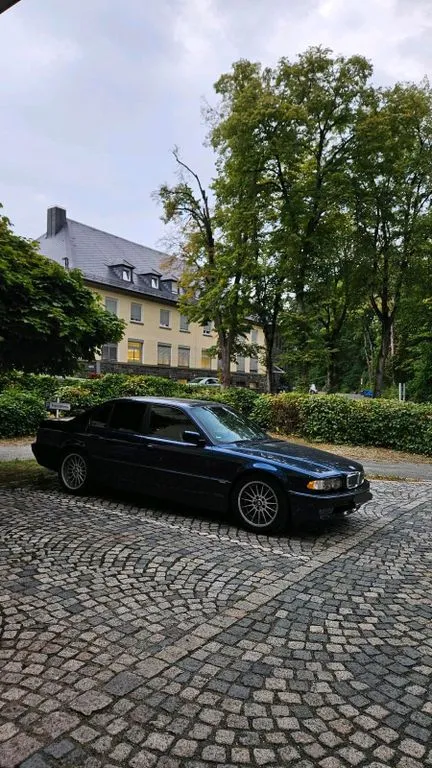 BMW 735