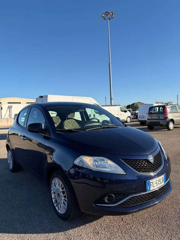 Lancia Ypsilon