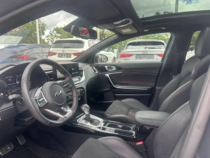 Kia pro cee'd / ProCeed