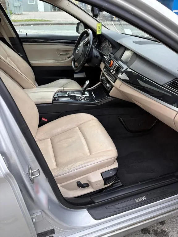 BMW 523