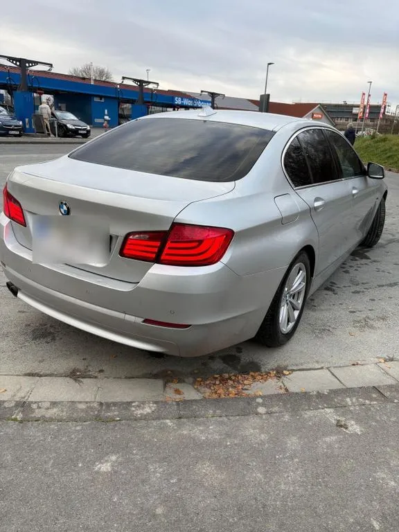 BMW 523