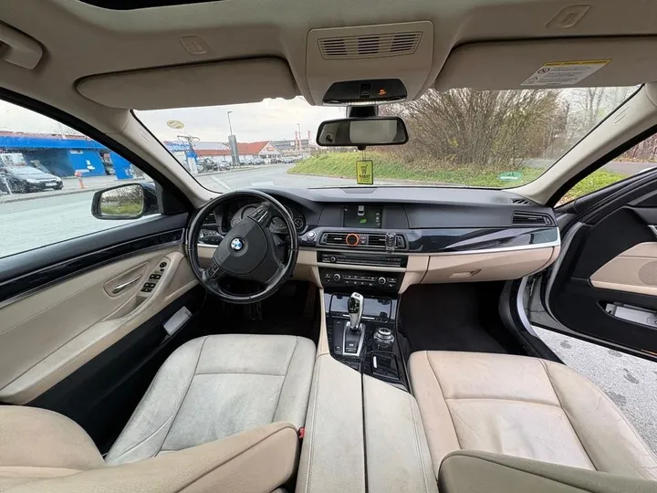 BMW 523