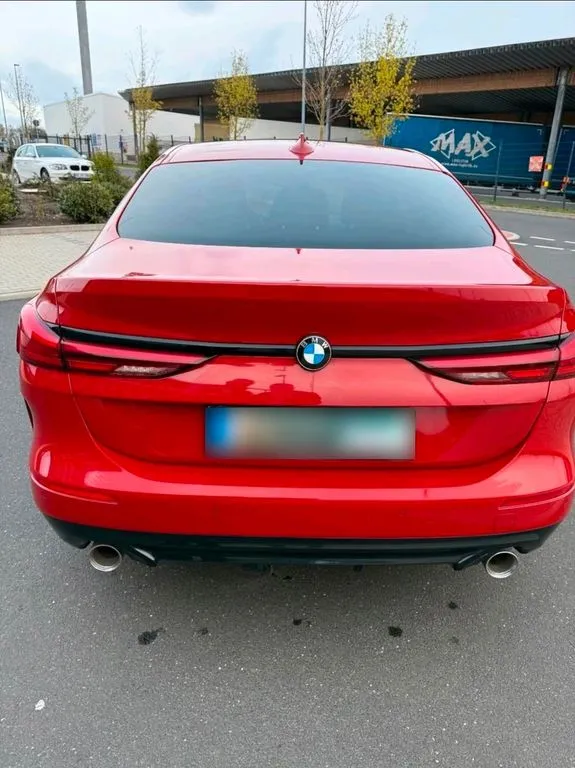 BMW 218