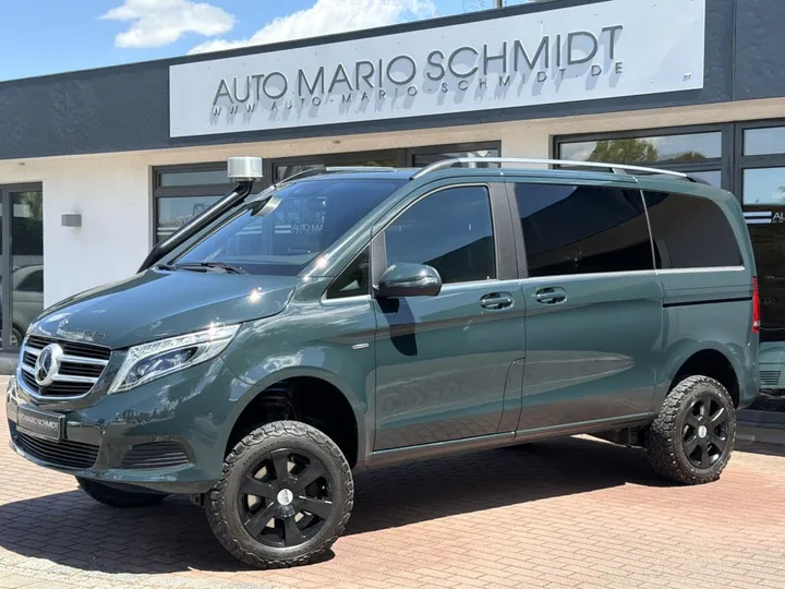 Mercedes-Benz V 250