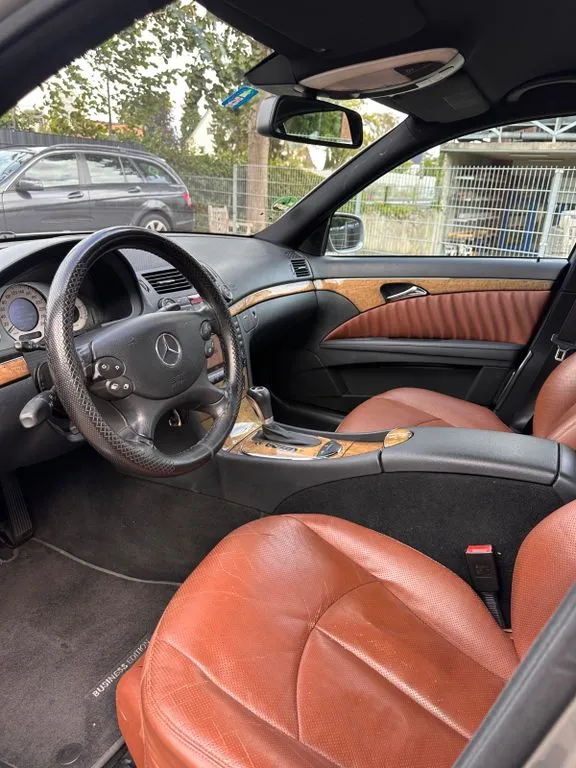 Mercedes-Benz E 320