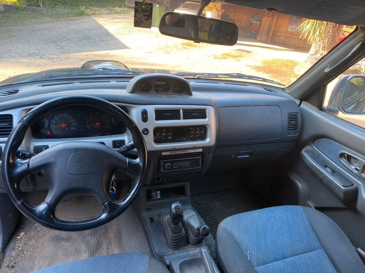 Mitsubishi L200