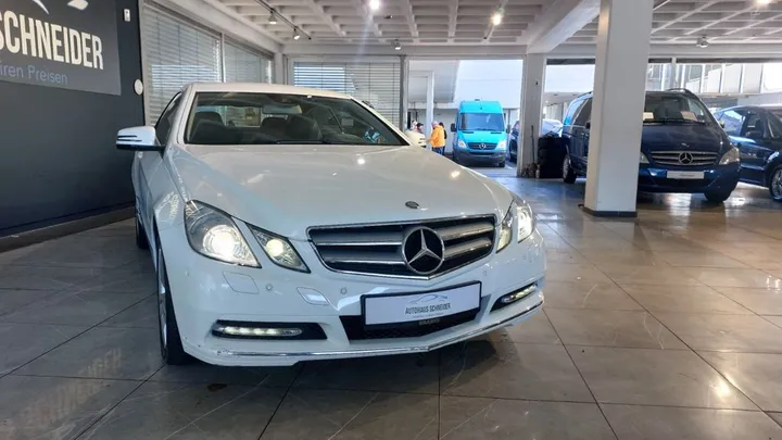 Mercedes-Benz E 200