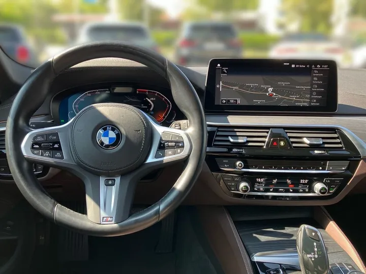 BMW 530