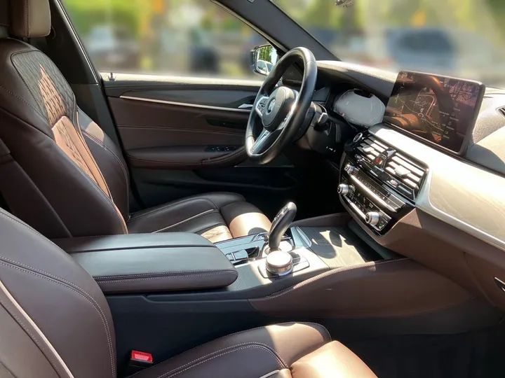 BMW 530