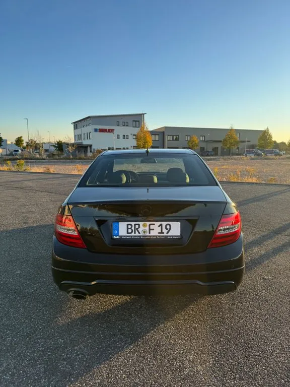 Mercedes-Benz C 180