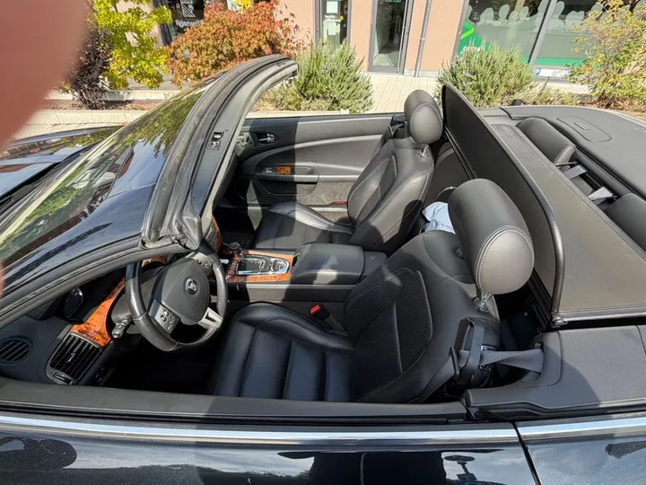 Jaguar XK8