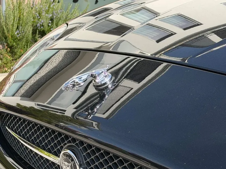 Jaguar XK8