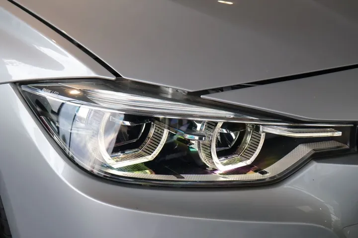 BMW 330