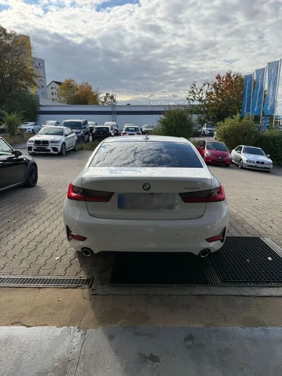 BMW 320
