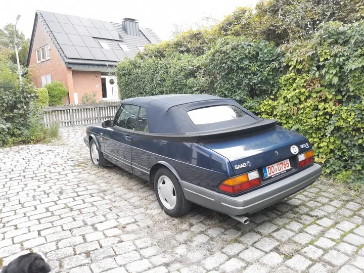 Saab 900