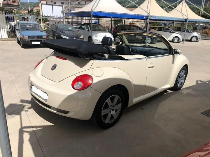 Volkswagen New Beetle