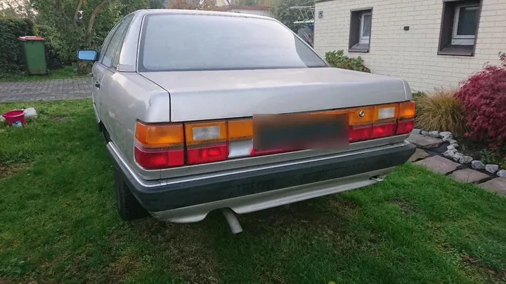 Audi 100