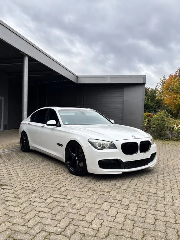 BMW 730