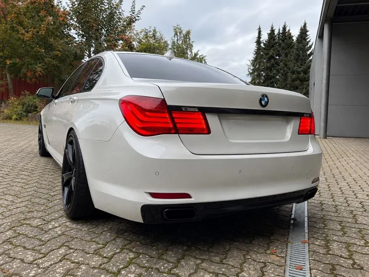 BMW 730