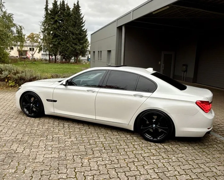 BMW 730