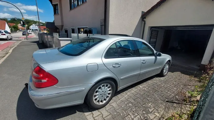 Mercedes-Benz E 320