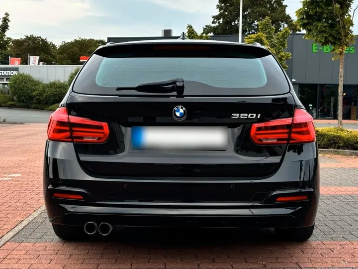 BMW 320
