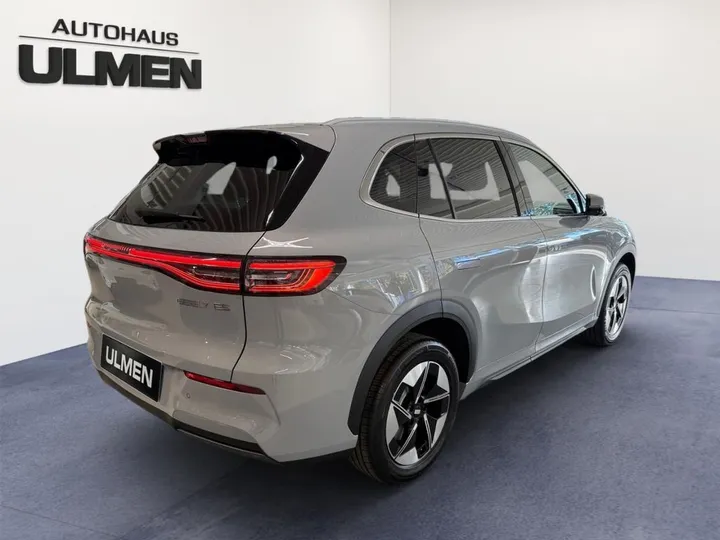 Geely E5