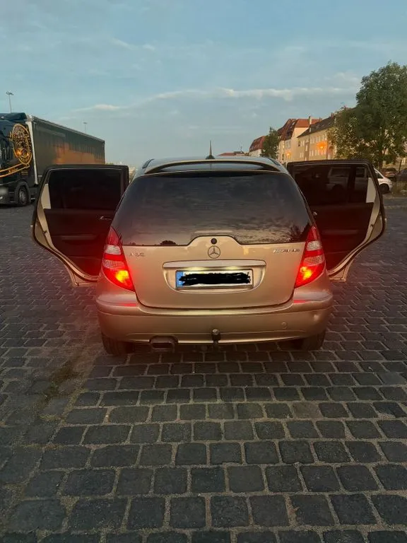 Mercedes-Benz A 180