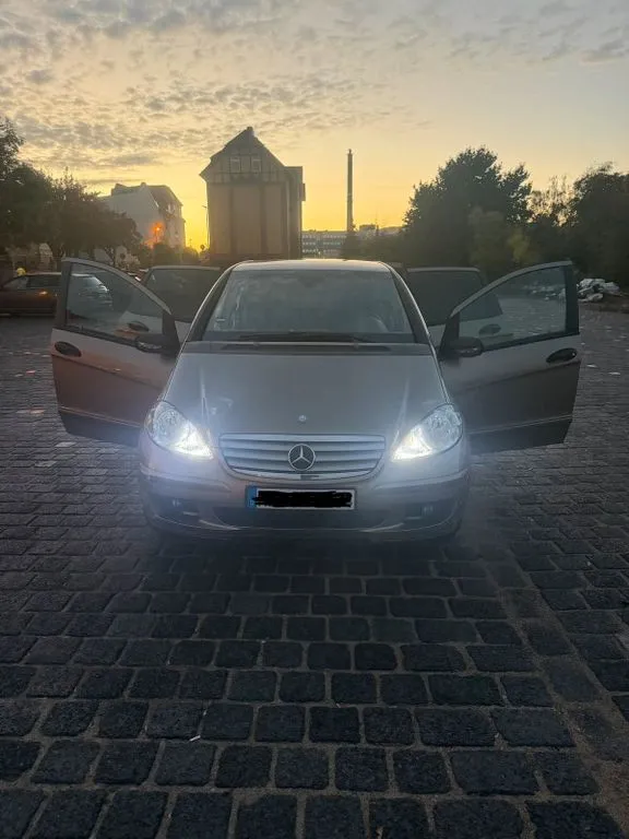 Mercedes-Benz A 180