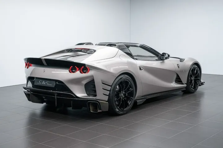 Ferrari 812