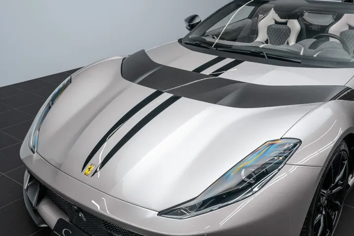 Ferrari 812